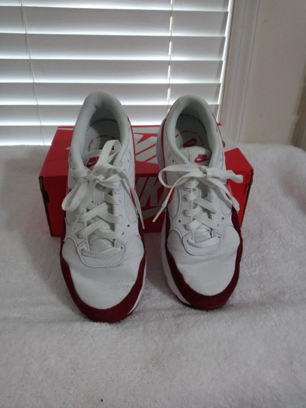 Pre-loved Nike Air Max sneaker - Picture 2 of 8